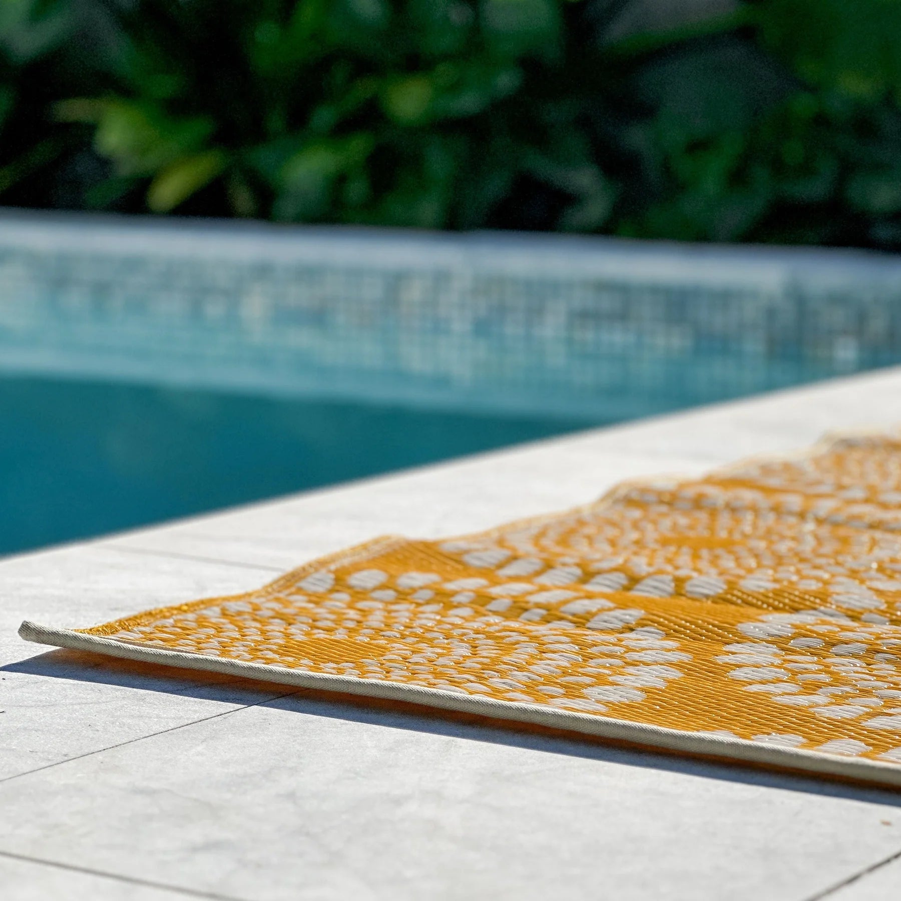 Fab Habitat Indoor/Outdoor Rug - Daisy Yellow