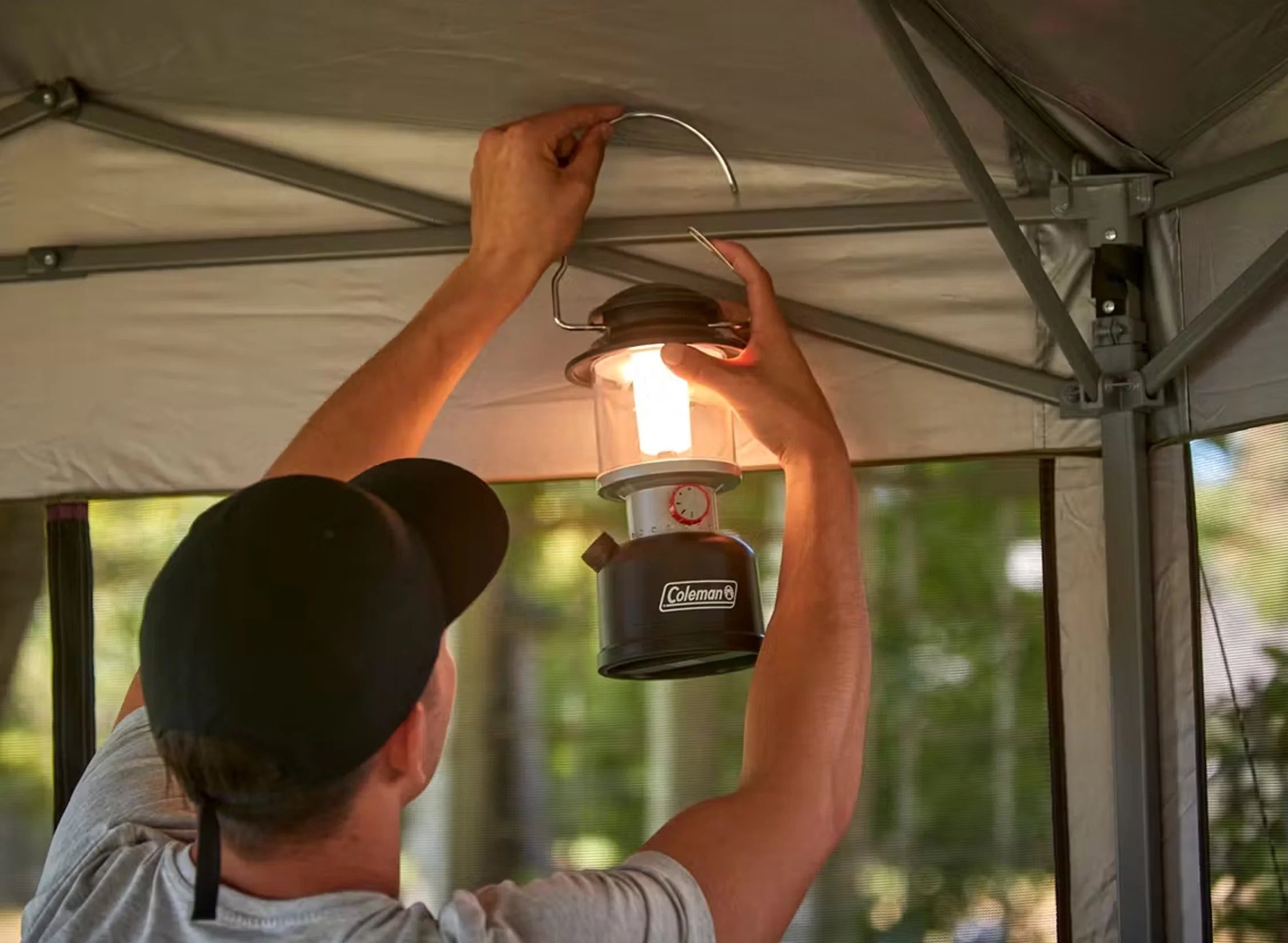 Coleman Classic Recharge Lantern - 800 Lumen