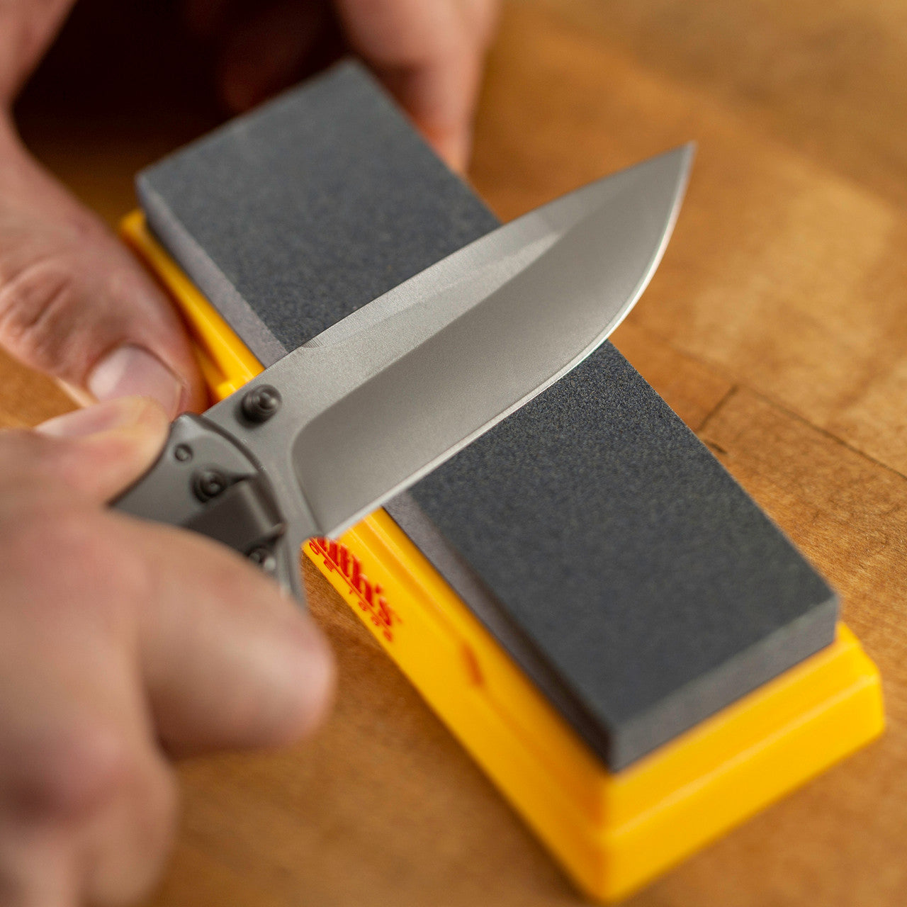 Smiths Combination Bench Stone Kit with Honing Solution