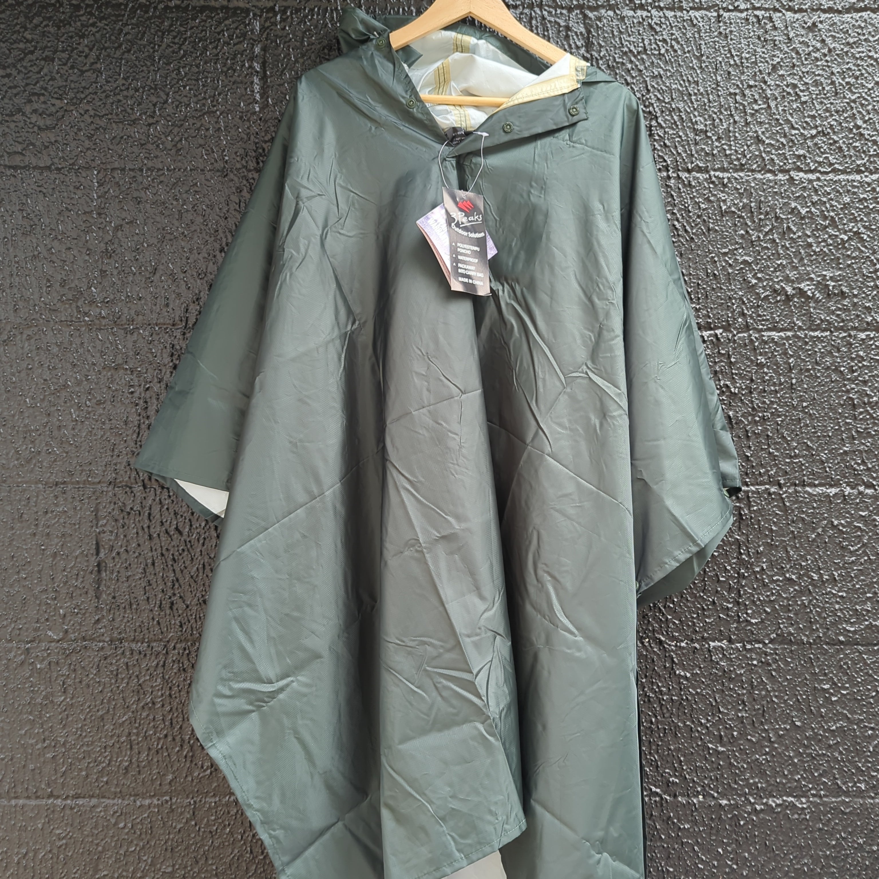 3 Peaks Nylon Poncho